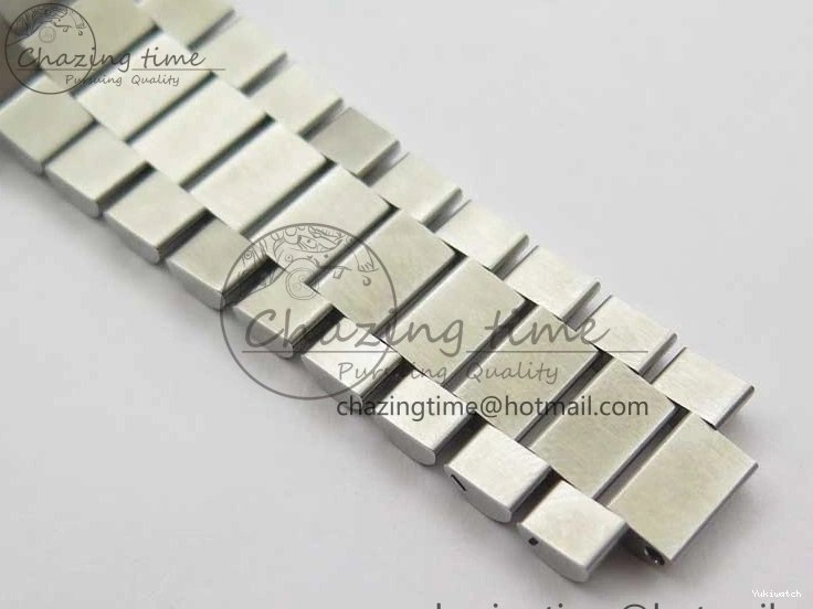 on SS SS Dial Day-Date Dial Green 904 New Markers Bracelet A2836 228239 Version BP 40mm President Stick 0313